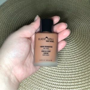 < NEW Black Opal True Color Foundation >